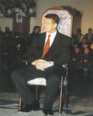 BC Šiauliai. 2003-2004 m. Vyr.trenerio A.Sireikos pagerbimas.